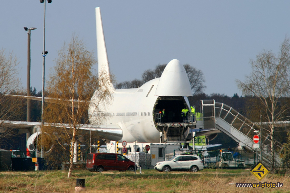 Boeing 747-21AC/SCD