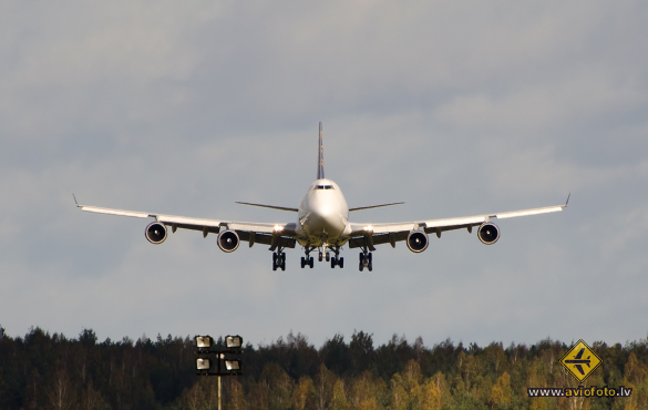Boeing 747-47UF/SCD