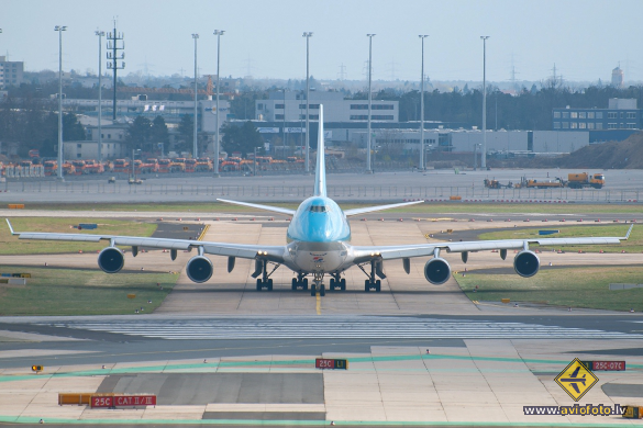 Boeing 747-4B5F/SCD