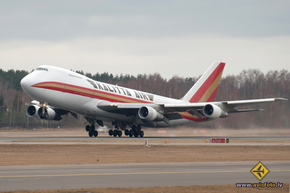 Boeing 747-222B(SF)
