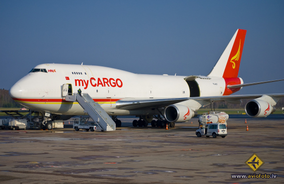 Boeing 747-481(BDSF)