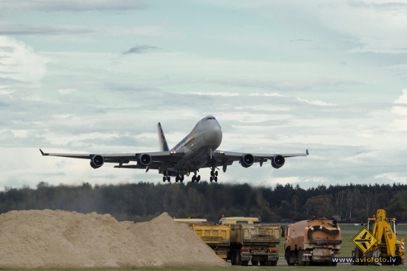 Boeing 747-47UF/SCD