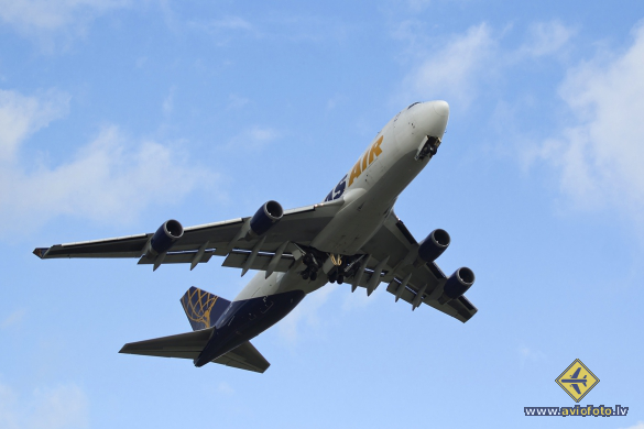 Boeing 747-47UF/SCD