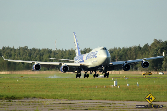 Boeing 747-428M(BCF)