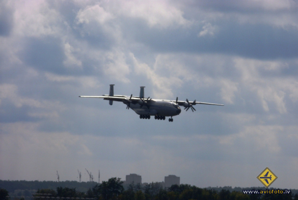 Antonov An-22A Antei