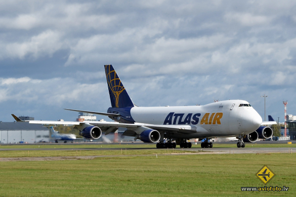 Boeing 747-47UF/SCD