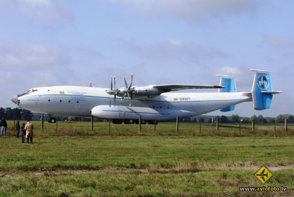 Antonov An-22A Antei