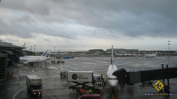 Boeing 737-524