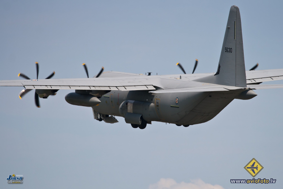 Lockheed Martin C-130J-30 Hercules (L-382)