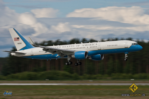 Boeing C-32A (757-2G4)
