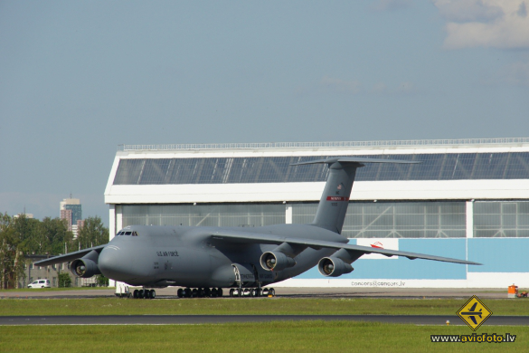 Lockheed C-5A Galaxy (L-500)