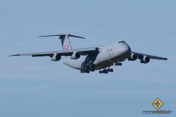 Lockheed C-5A Galaxy (L-500)