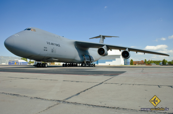 Lockheed C-5A Galaxy (L-500)