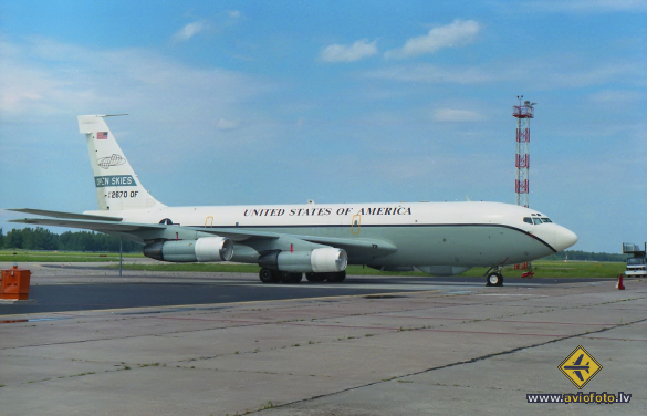 Boeing OC-135B (717-158)