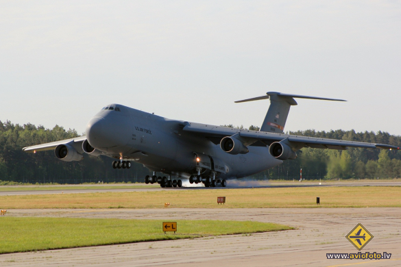 Lockheed C-5A Galaxy (L-500)