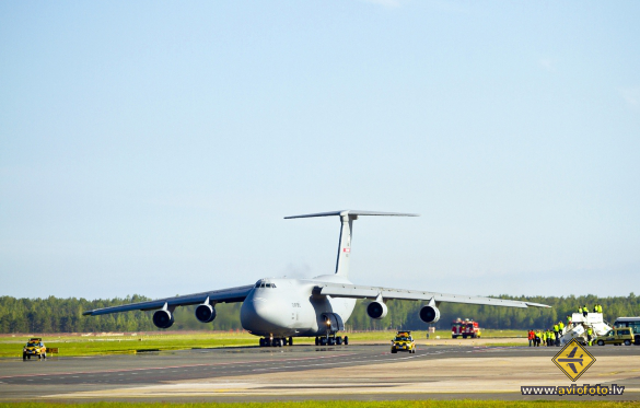 Lockheed C-5A Galaxy (L-500)