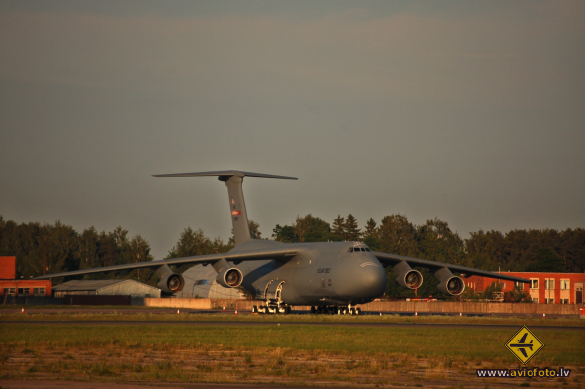 Lockheed C-5A Galaxy (L-500)