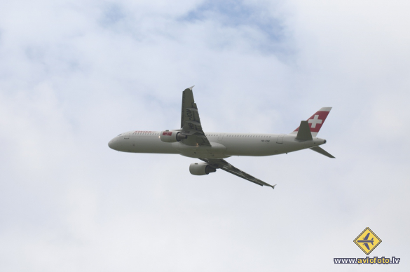 Airbus A321-212