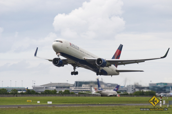 Boeing 767-332/ER