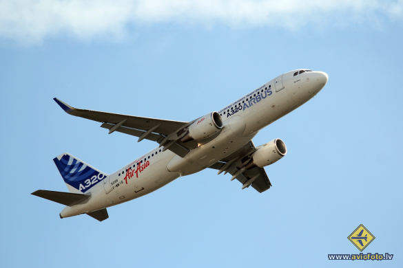 Airbus A320-214