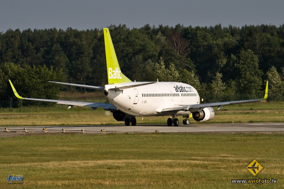 Boeing 737-33V