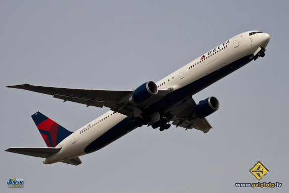 Boeing 767-432/ER