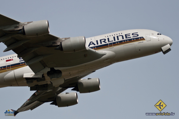 Airbus A380-841
