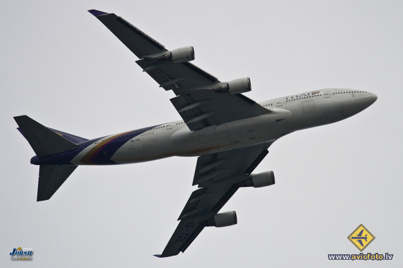 Boeing 747-4D7