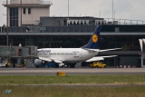 Boeing 737-330