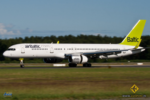 Boeing 757-256