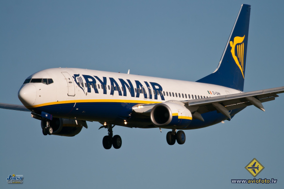 Boeing 737-8AS