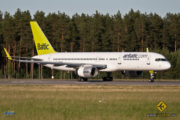 Boeing 757-256