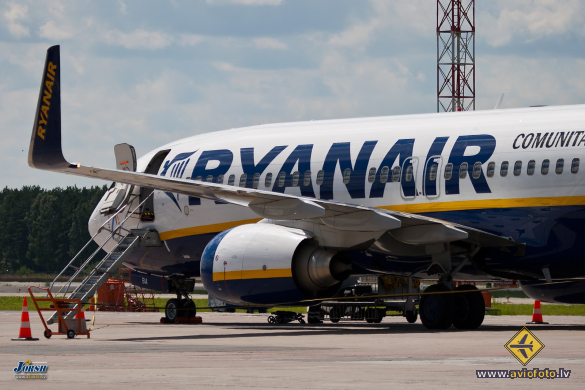 Boeing 737-8AS