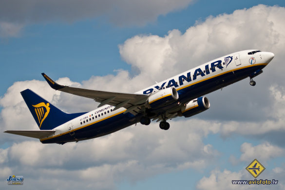 Boeing 737-8AS