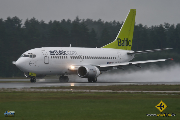 Boeing 737-522