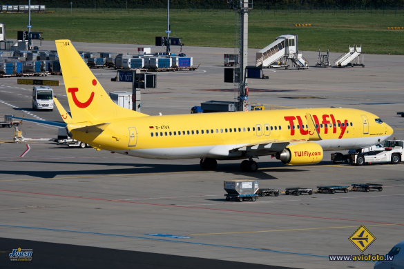 Boeing 737-8K5