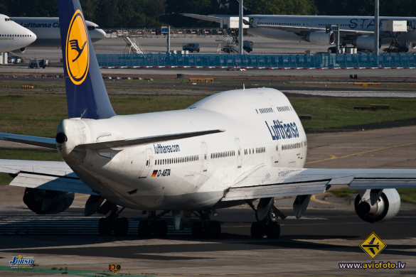 Boeing 747-430M