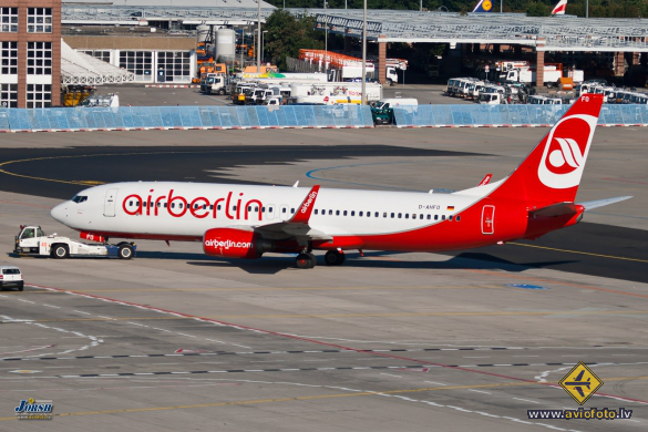 Boeing 737-8K5