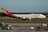 Boeing 747-48EM