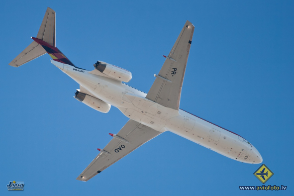 Fokker 100 (F-28-0100)