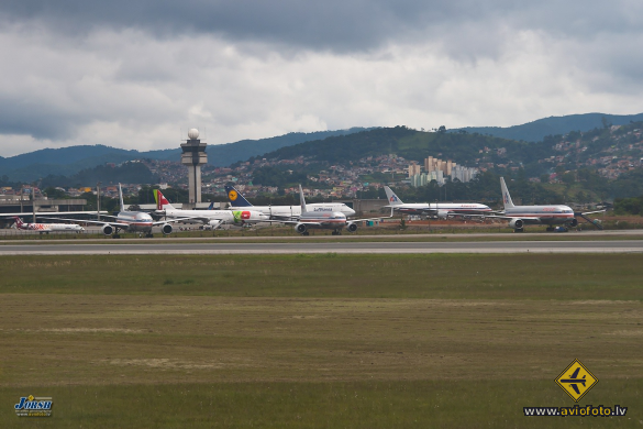 Boeing 777-223/ER