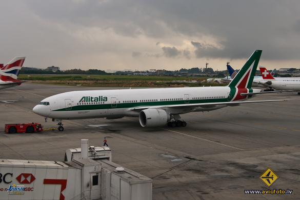 Boeing 777-243/ER