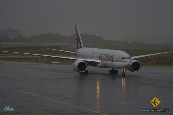 Boeing 777-2DZ/LR