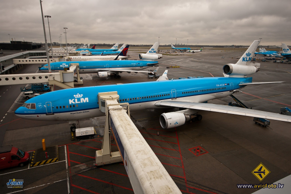 McDonnell Douglas MD-11