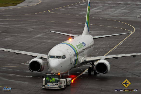 Boeing 737-8K2