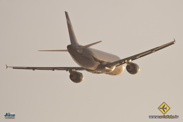 Airbus A320-214