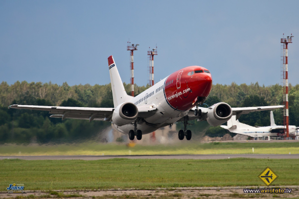Boeing 737-3K9
