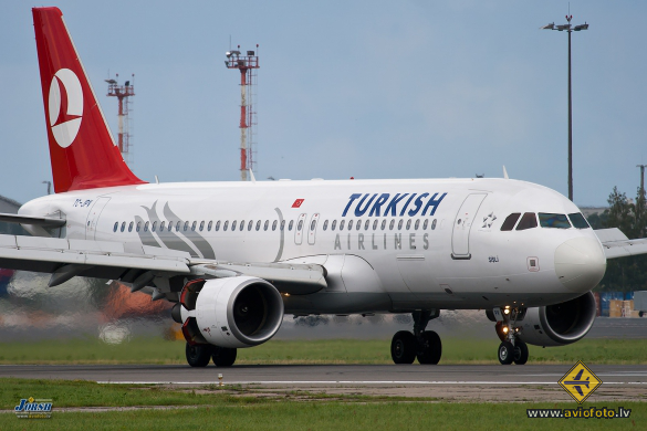 Airbus A320-214