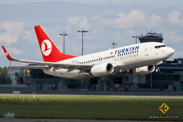 Boeing 737-752