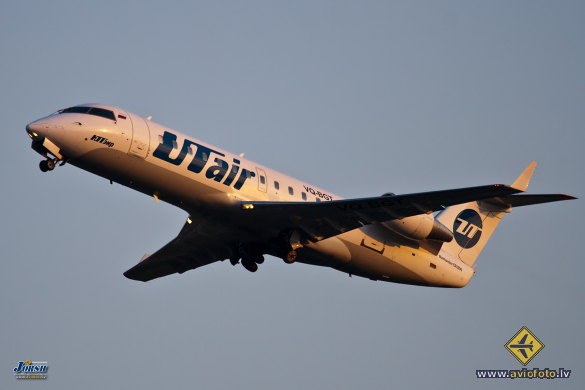 Bombardier CRJ-200LR (CL-600-2B19)